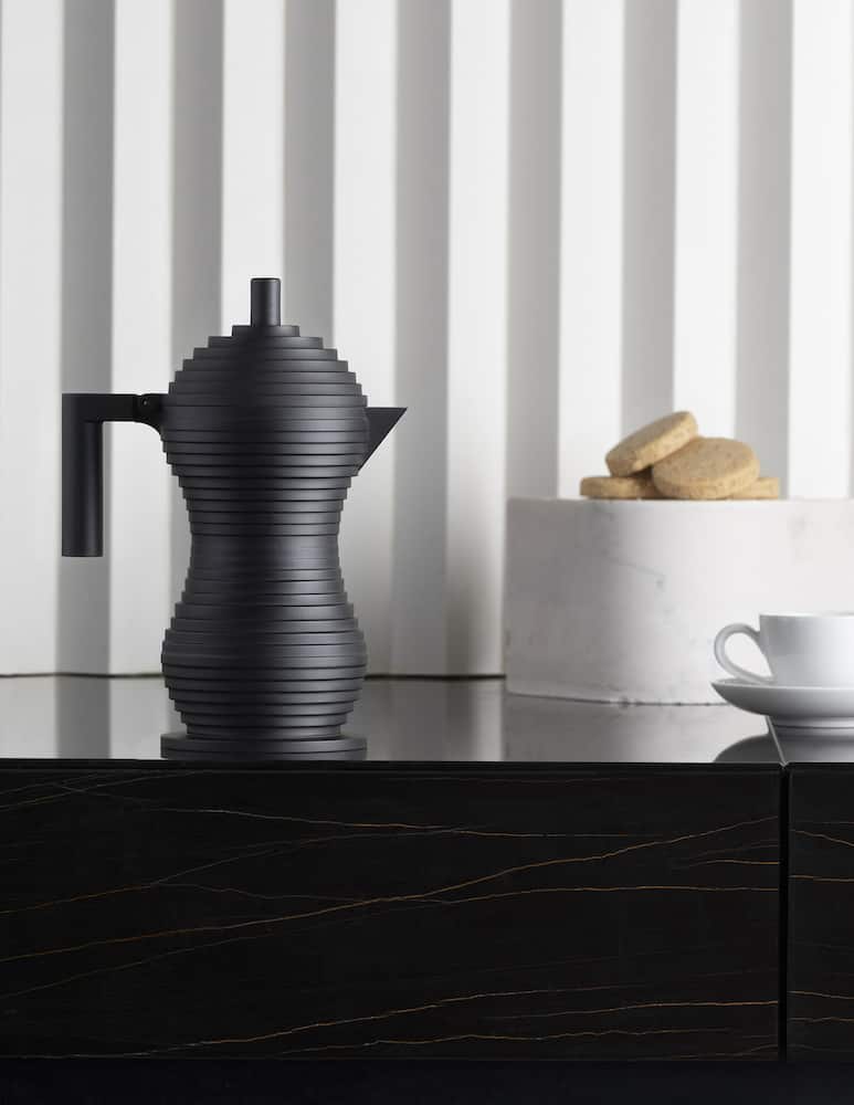 Alessi Pulcina Espresso Coffee Maker 6 Cups - Black - picture 2 Alessi Pulcina Espresso Coffee Maker 6 Cups - Black - picture 2