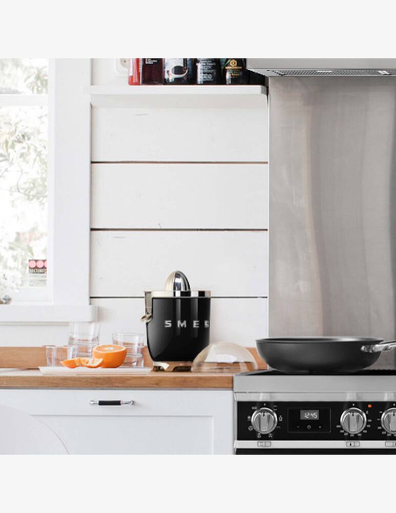 Smeg Citrus juicer 50's Style glossy black - picture 5 Smeg Citrus juicer 50's Style glossy black - picture 5