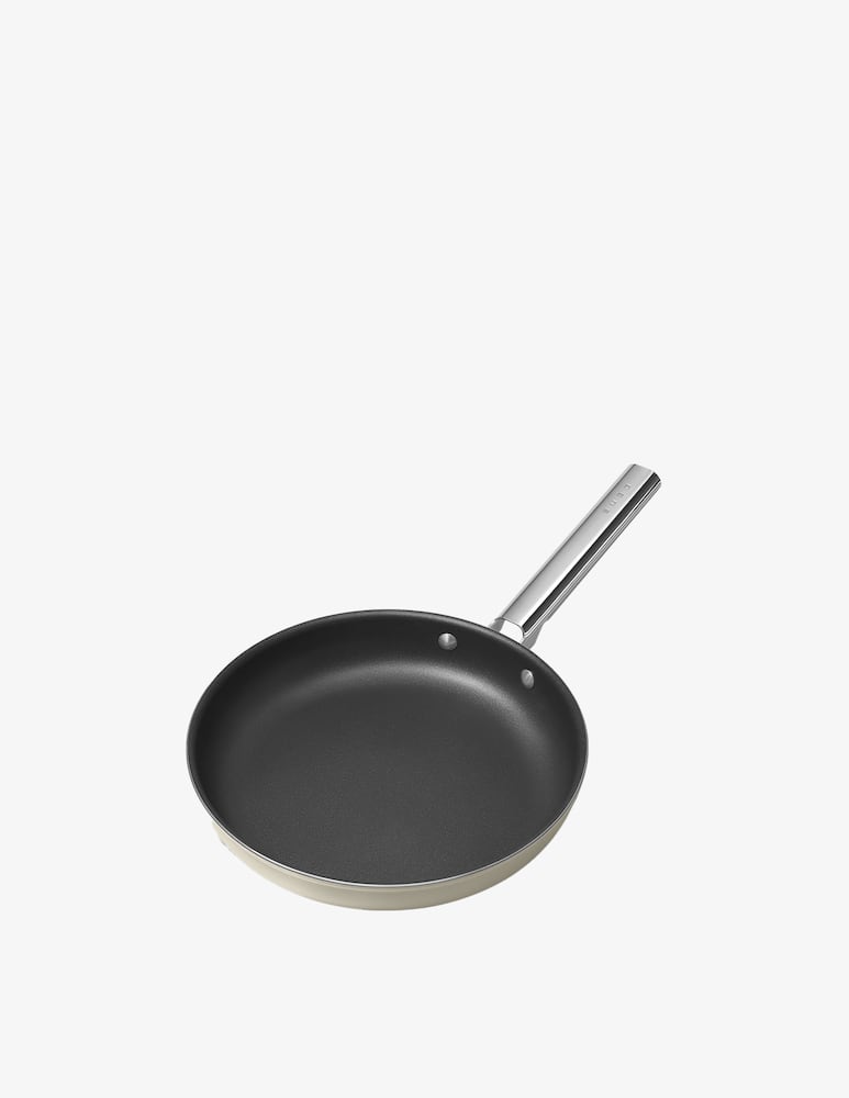 Smeg Padella antiaderente - Panna OPACO - D28cm - immagine 3 Smeg Padella antiaderente - Panna OPACO - D28cm - immagine 3
