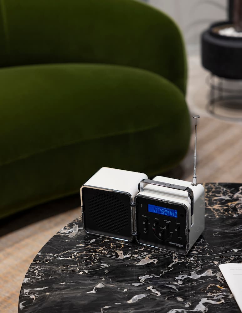 rinascente Brionvega Radio Cubo Ts522D+S 50Th Anniversary Edition. - White