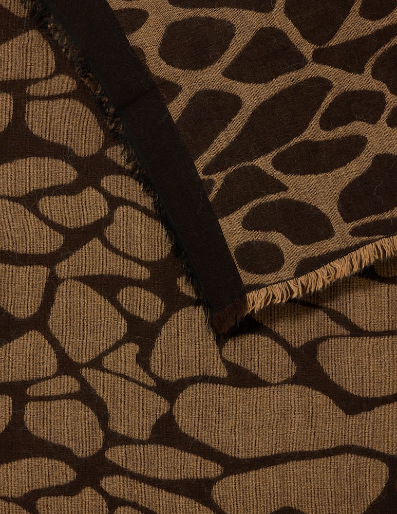 Rinascente Collection Jacquard animal print scarf - picture 2 Rinascente Collection Jacquard animal print scarf - picture 2