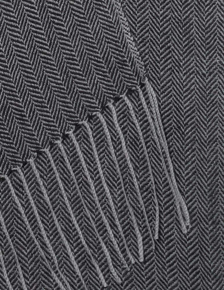 Pure Cashmere Herringbone fringe scarf - picture 2 Pure Cashmere Herringbone fringe scarf - picture 2
