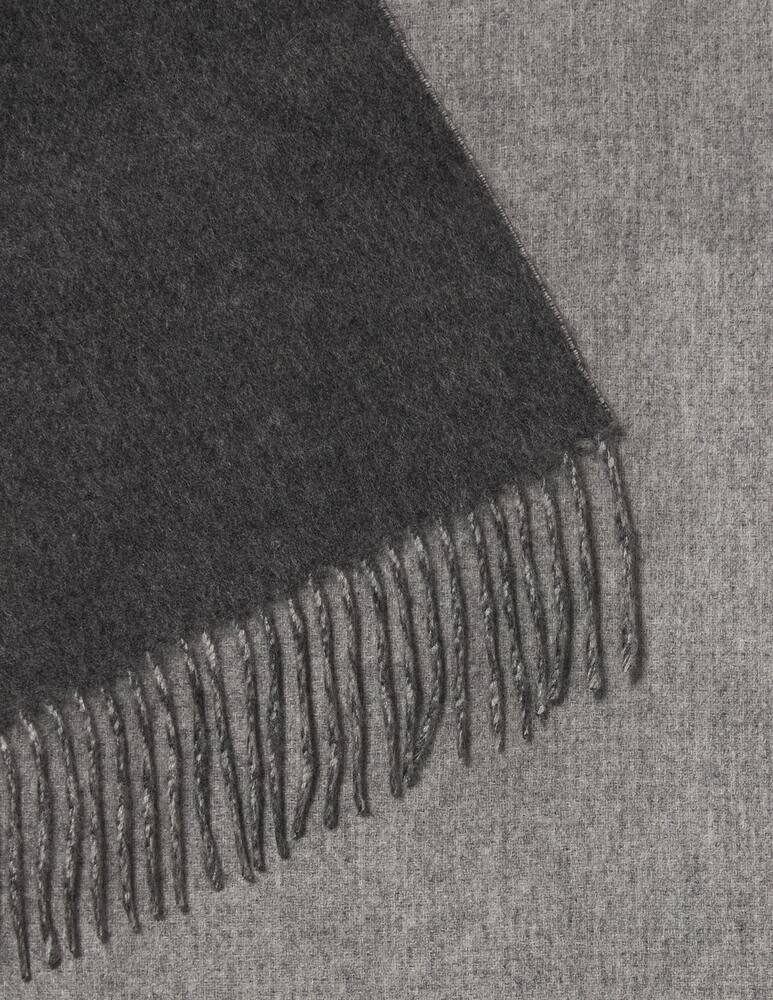 Pure Cashmere Bicolor fringe scarf - picture 2 Pure Cashmere Bicolor fringe scarf - picture 2