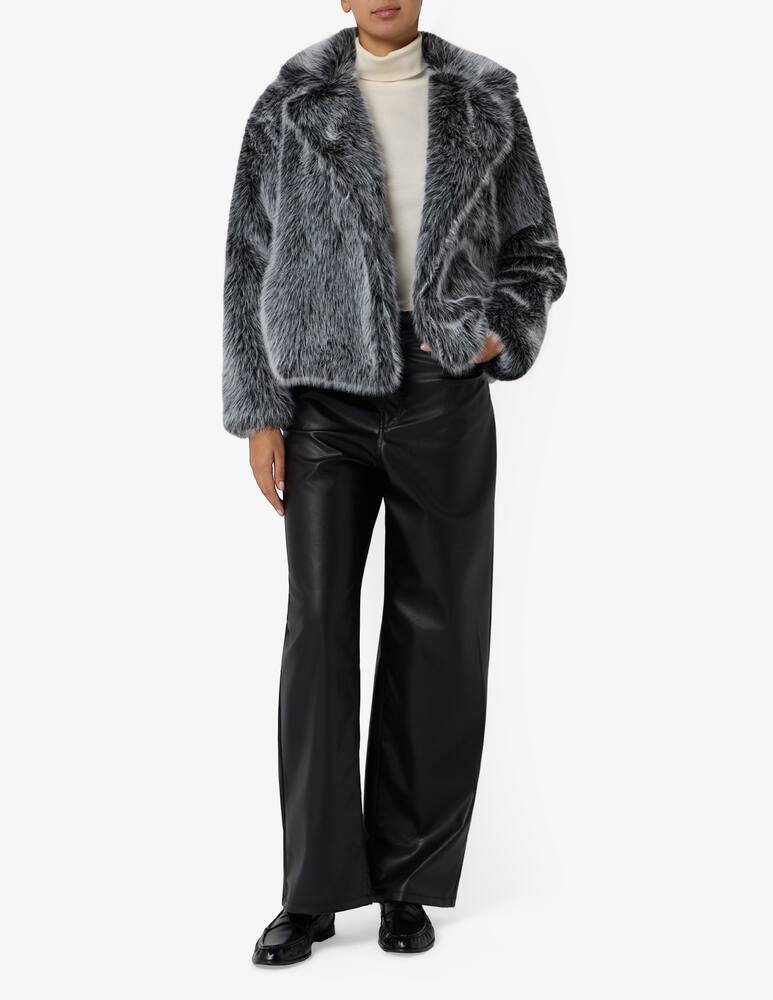 Le Volière Faux fur jacket with fringes - picture 2 Le Volière Faux fur jacket with fringes - picture 2