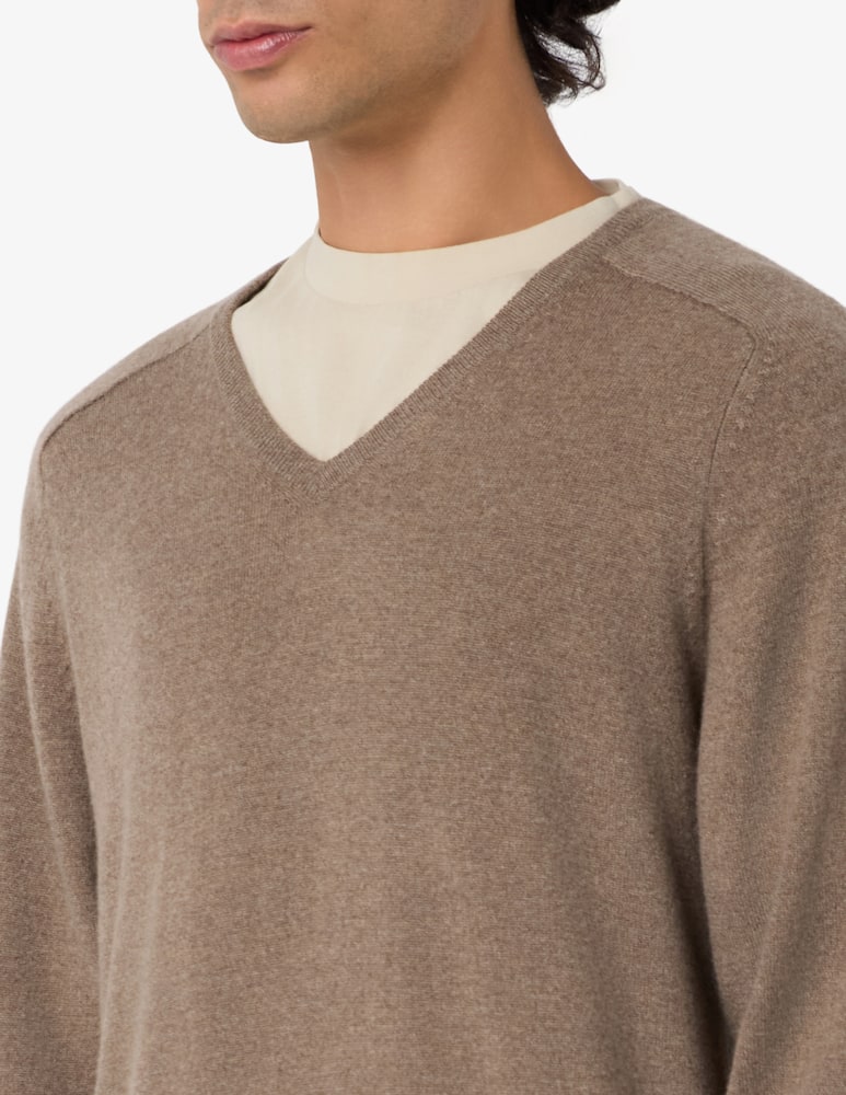 Pure Cashmere V-neck cashmere jumper - picture 4 Pure Cashmere V-neck cashmere jumper - picture 4
