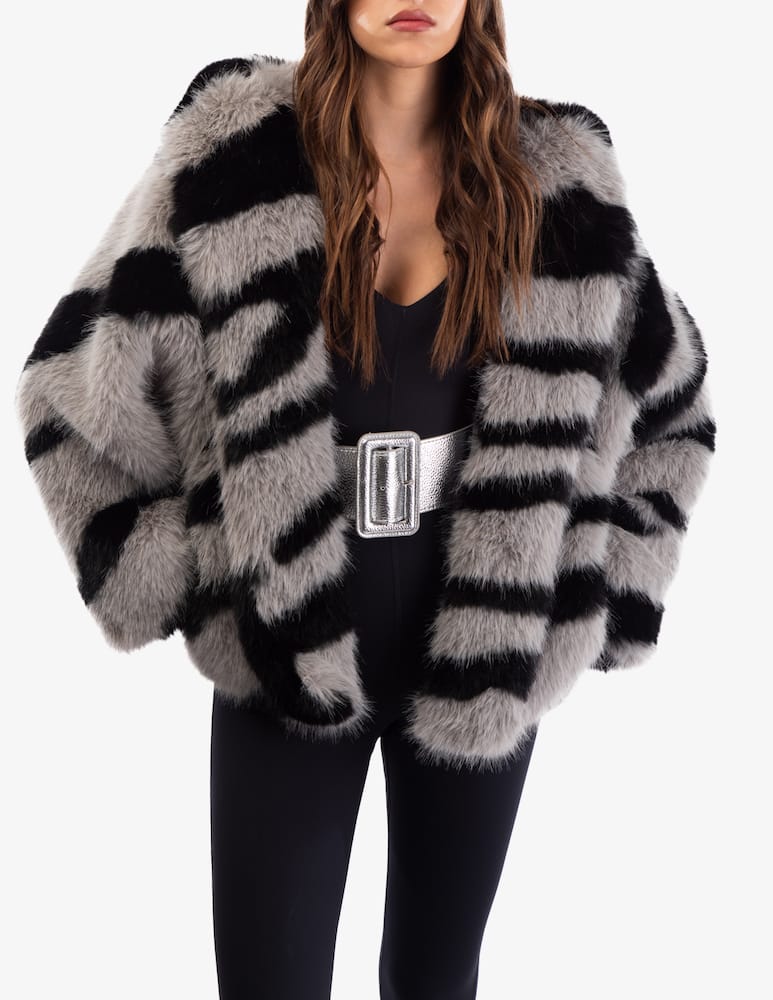 Le Volière Faux fur oversize jacket - picture 1 Le Volière Faux fur oversize jacket - picture 1