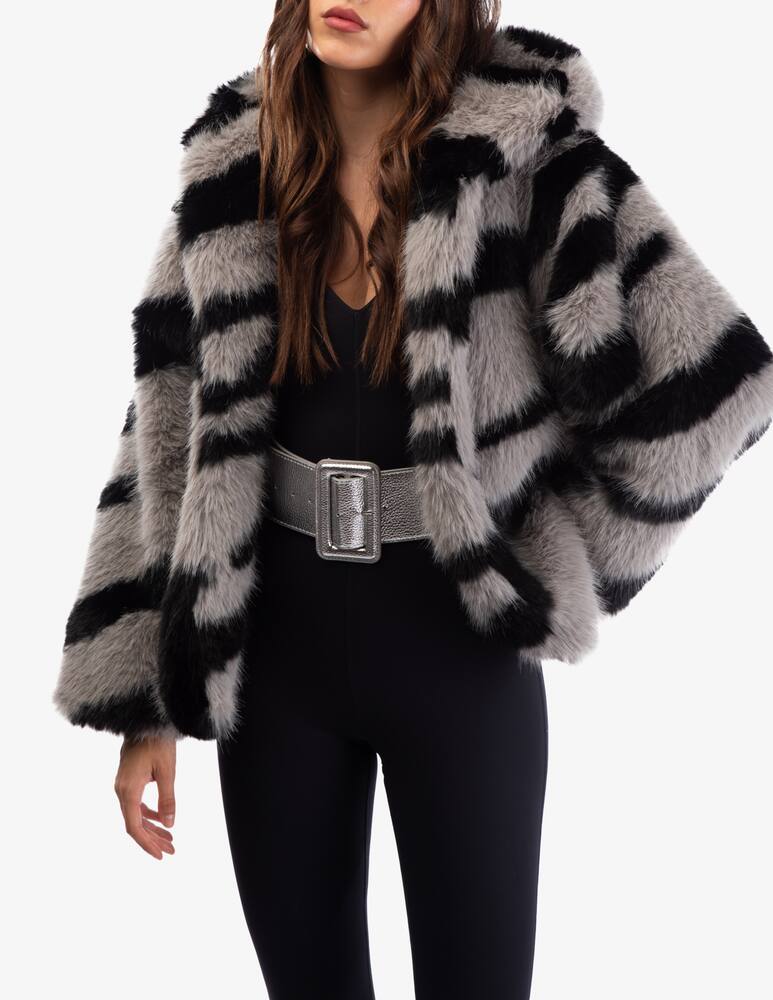 Le Volière Faux fur oversize jacket - picture 2 Le Volière Faux fur oversize jacket - picture 2
