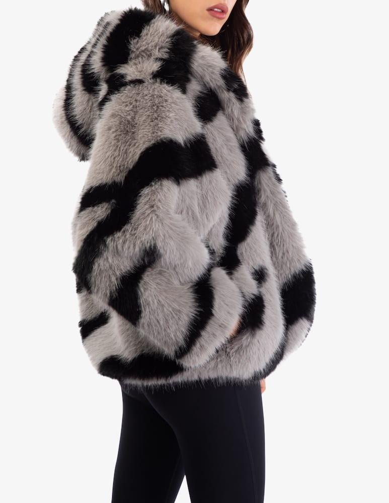 Le Volière Faux fur oversize jacket - picture 4 Le Volière Faux fur oversize jacket - picture 4
