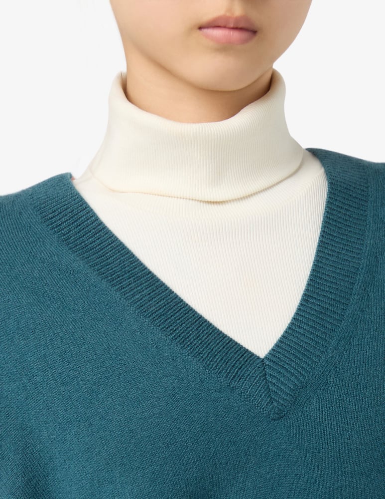 Pure Cashmere V neck gilet - picture 4 Pure Cashmere V neck gilet - picture 4