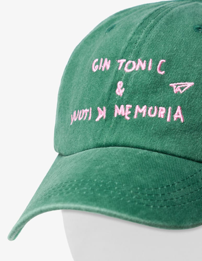 rinascente Linea Daria Cappello con visiera Gin tonic e Vuoti di memoria