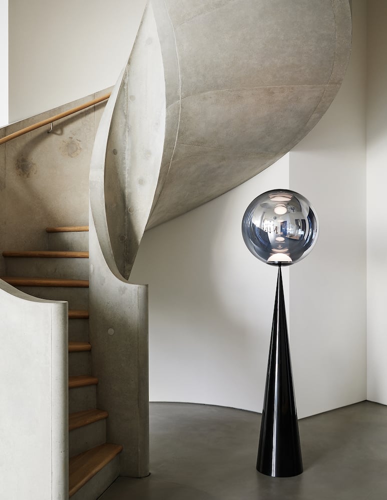 Tom Dixon Lampada da tavolo Globe Cone Fat LED - immagine 3 Tom Dixon Lampada da tavolo Globe Cone Fat LED - immagine 3