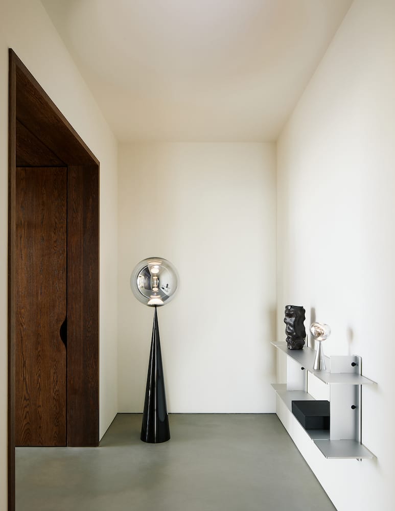 Tom Dixon Lampada da tavolo Globe Cone Fat LED - immagine 4 Tom Dixon Lampada da tavolo Globe Cone Fat LED - immagine 4