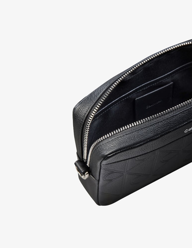 rinascente Calvin Klein Pouch goffrata con logo