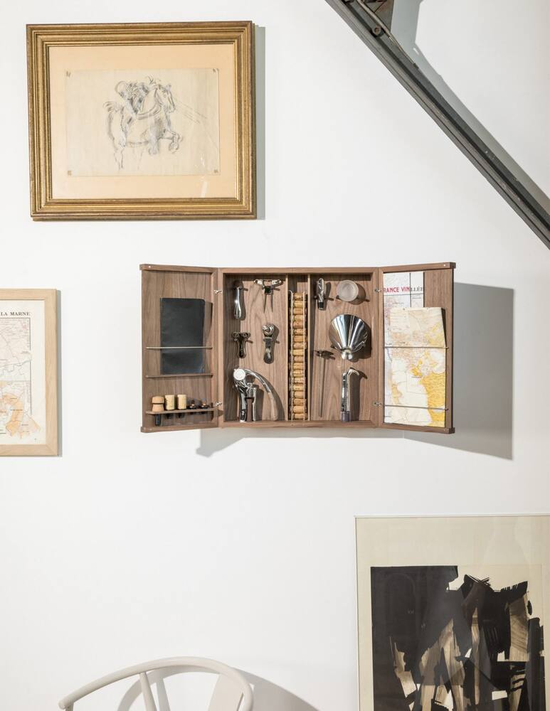 rinascente L'Atelier du Vin Cabinet d'Oeno-Curiosités collection of wine tools - Brown