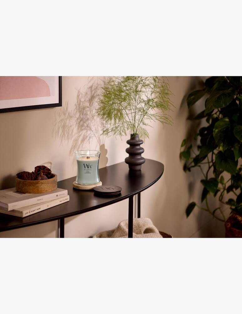 Woodwick Medium Fireside Candle - picture 2 Woodwick Medium Fireside Candle - picture 2