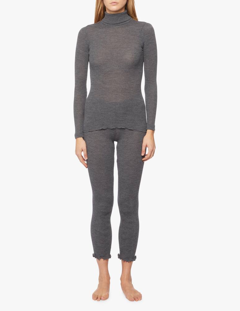 Lisanza Long sleeve turtleneck top - picture 2 Lisanza Long sleeve turtleneck top - picture 2
