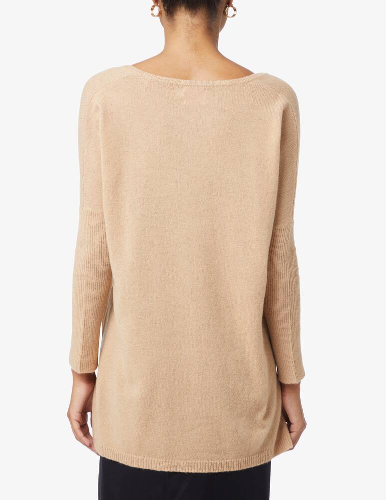 Brodie Cashmere V-neck sweater with ribbed sleeves - Beige - picture 3 Brodie Cashmere V-neck sweater with ribbed sleeves - Beige - picture 3