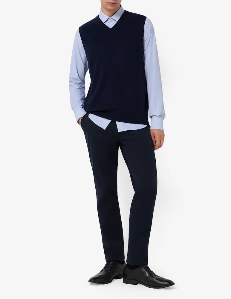 Pure Cashmere V-neck cashmere gilet - picture 2 Pure Cashmere V-neck cashmere gilet - picture 2