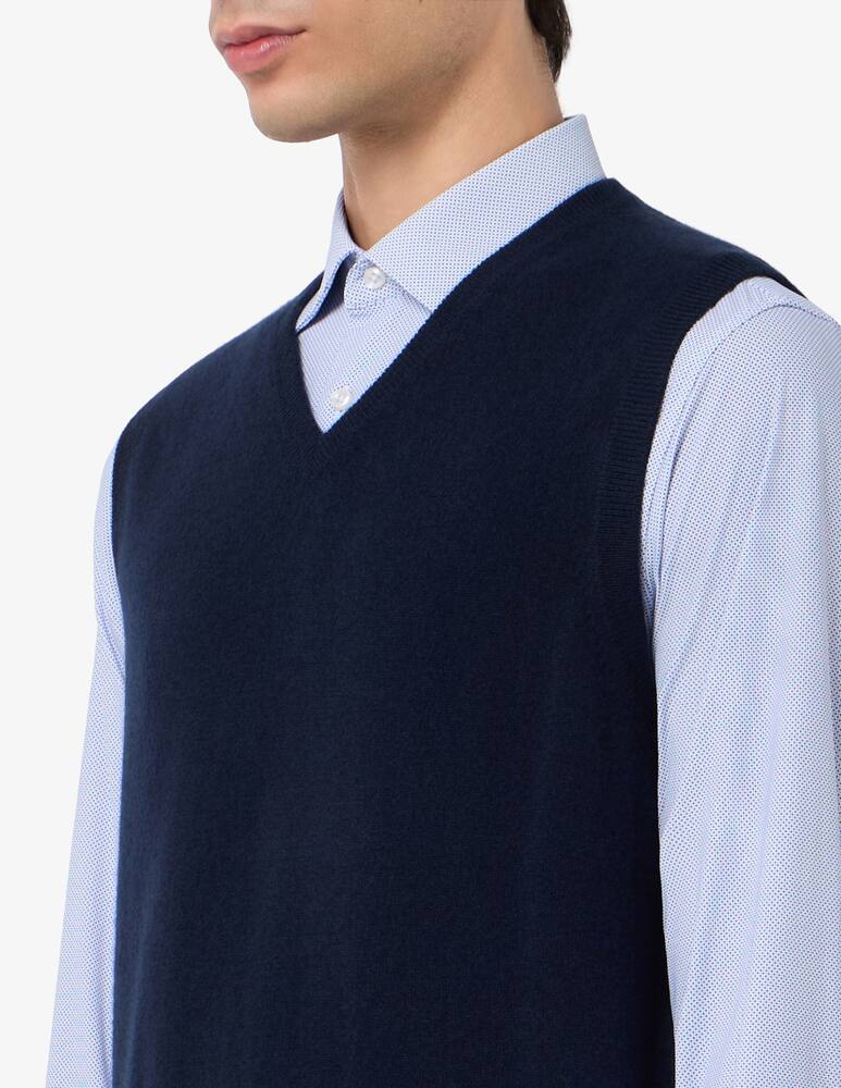 Pure Cashmere V-neck cashmere gilet - picture 4 Pure Cashmere V-neck cashmere gilet - picture 4