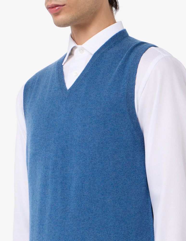 Pure Cashmere V-neck cashmere gilet - picture 4 Pure Cashmere V-neck cashmere gilet - picture 4