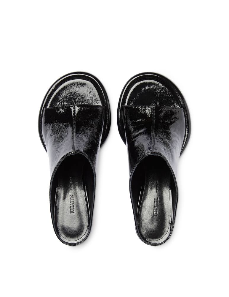 rinascente Khaite Sandali con tacco in pelle verniciata Watts - nero