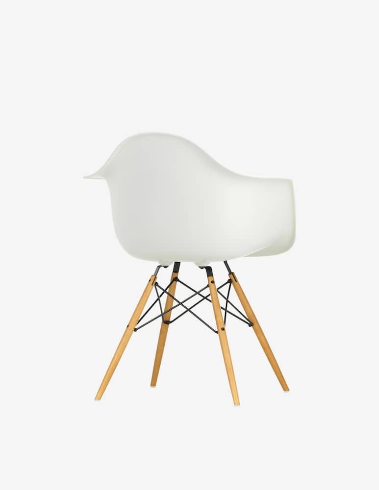 Vitra Poltrona Eames Plastic Armchair DAW - immagine 2 Vitra Poltrona Eames Plastic Armchair DAW - immagine 2