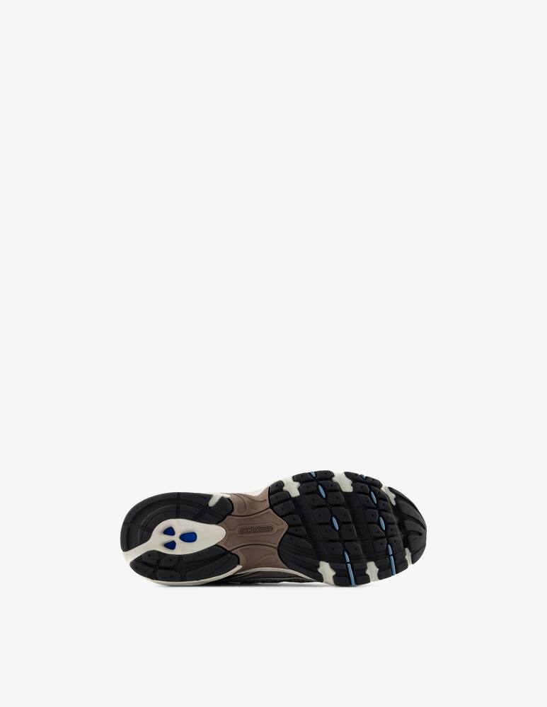 New Balance Synthetic-mesh sneakers - picture 5 New Balance Synthetic-mesh sneakers - picture 5
