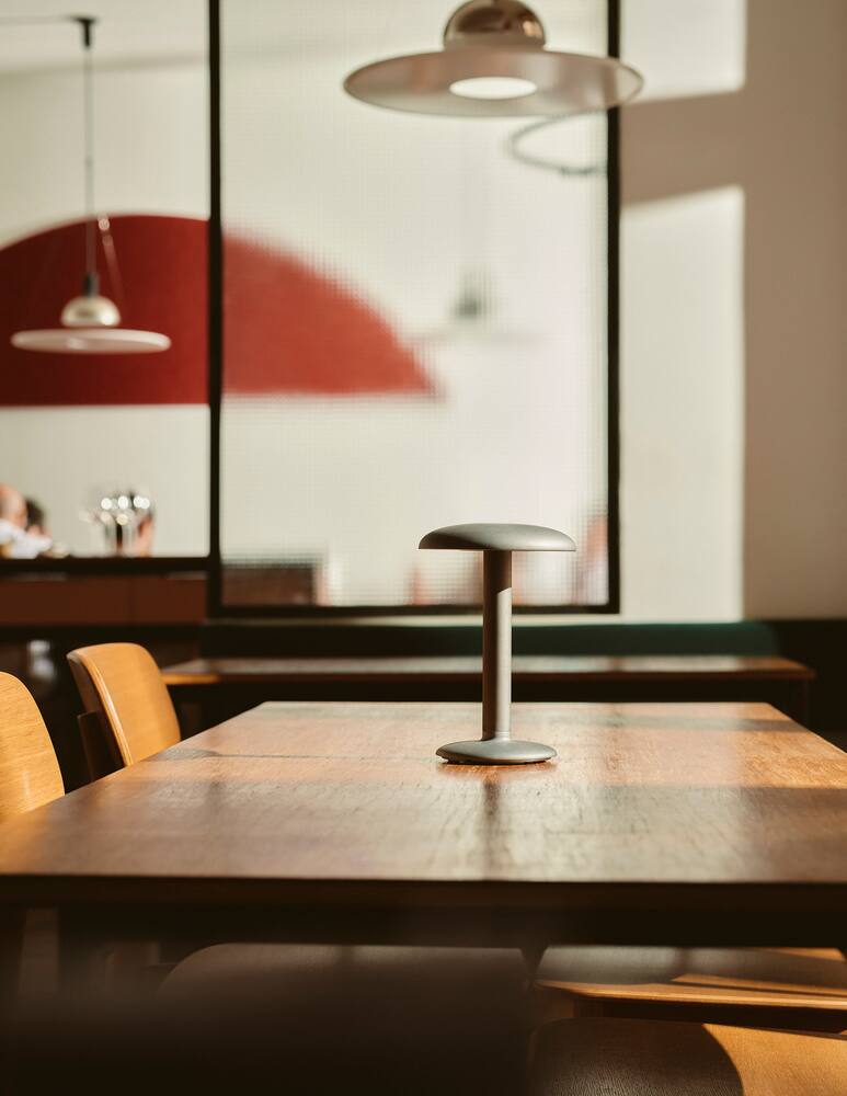 rinascente Flos Gustave Polished Res. T-Led 27K   Lampada Da Tavolo