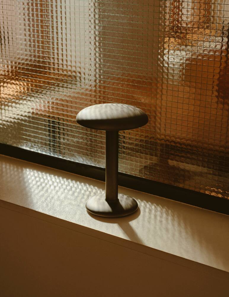 rinascente Flos Gustave Lacquered Res. T-Led 27K   Lampada Da Tavolo