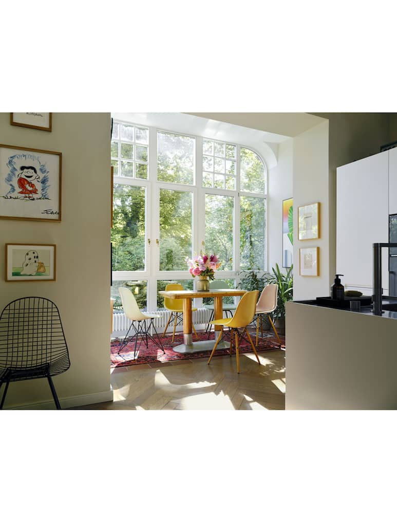 Vitra Eames Sedia DSW scocca bianca - immagine 3 Vitra Eames Sedia DSW scocca bianca - immagine 3