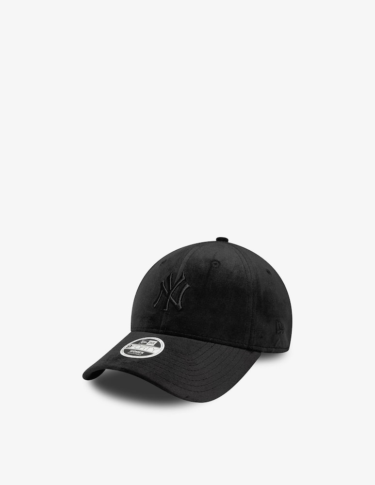 New Era Cappello in velluto 9Forty - immagine 1 New Era Cappello in velluto 9Forty - immagine 1