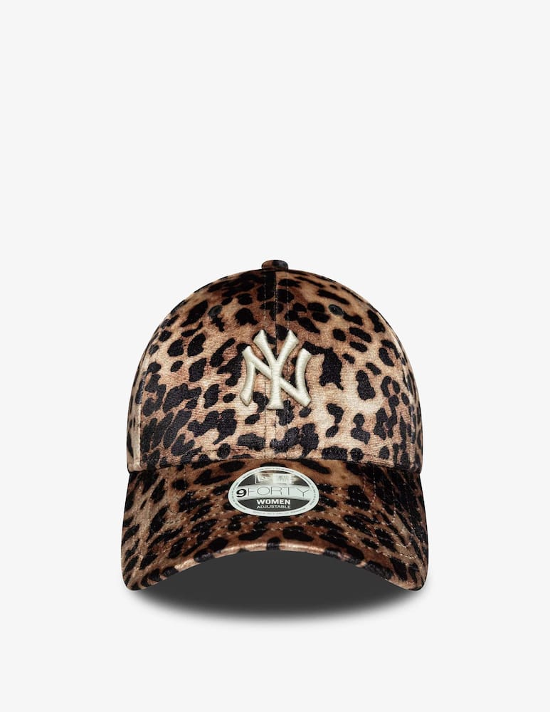 New Era Cappello in velluto leopardato 9Forty - immagine 2 New Era Cappello in velluto leopardato 9Forty - immagine 2