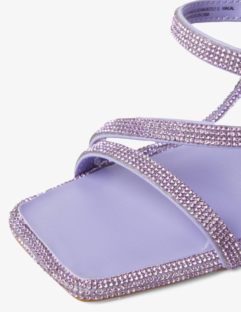 Steve Madden Annual crossed shoes - picture 2