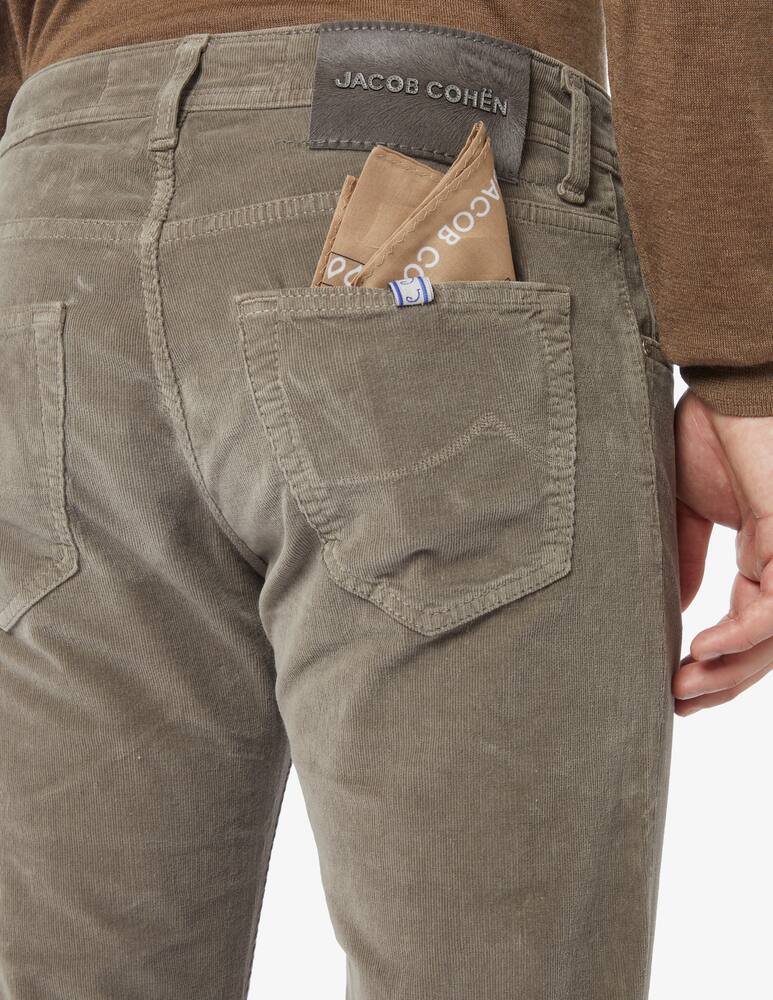 Jacob Cohen Pantaloni 5 tasche slim fit nick velluto stretch 1800 r - immagine 4 Jacob Cohen Pantaloni 5 tasche slim fit nick velluto stretch 1800 r - immagine 4