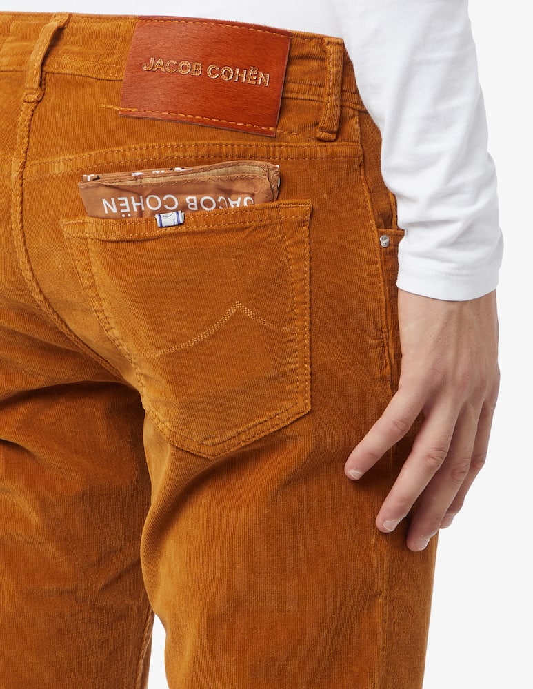 Jacob Cohen Pantaloni 5 tasche slim fit nick velluto stretch 1800 r - immagine 4 Jacob Cohen Pantaloni 5 tasche slim fit nick velluto stretch 1800 r - immagine 4