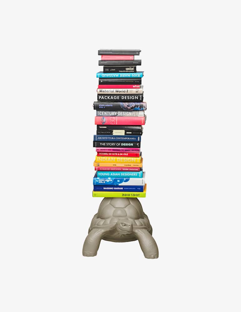 Qeeboo Libreria Turtle Carry Grigio Tortora - immagine 1 Qeeboo Libreria Turtle Carry Grigio Tortora - immagine 1