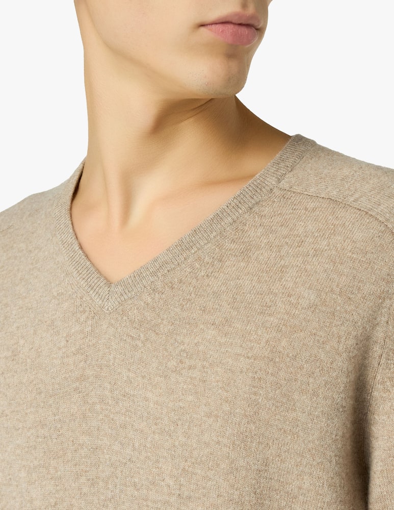 Pure Cashmere Maglia scollo v cashmere f12 - immagine 4 Pure Cashmere Maglia scollo v cashmere f12 - immagine 4