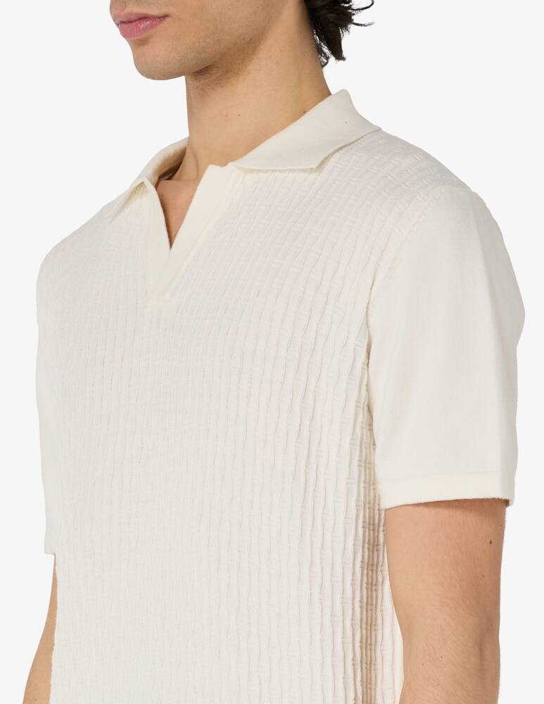 Misaky Polo v-neck t-shirt - picture 4 Misaky Polo v-neck t-shirt - picture 4