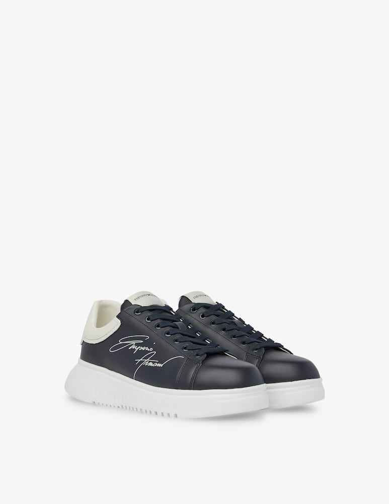Emporio Armani Sneakers con firma - blu e bianco - immagine 2 Emporio Armani Sneakers con firma - blu e bianco - immagine 2