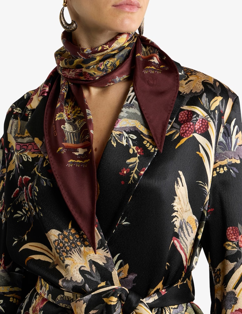 ETRO Diamond-shaped silk scarf with leopard motif - picture 2 ETRO Diamond-shaped silk scarf with leopard motif - picture 2