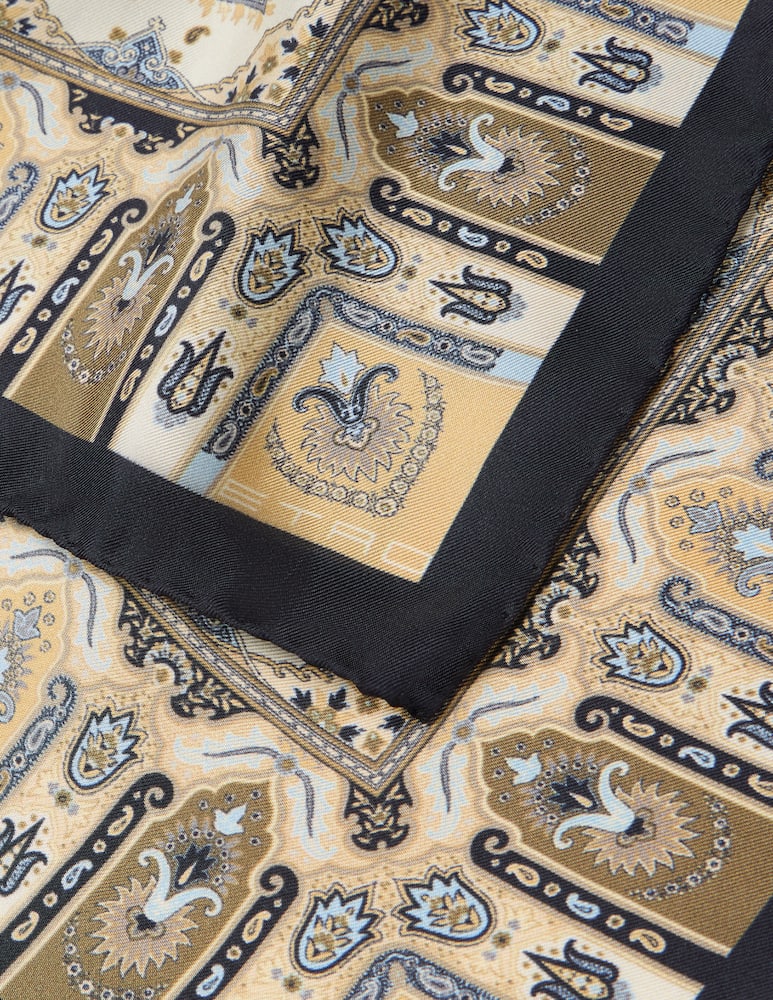 ETRO Silk twill scarf with paisley motif - picture 3 ETRO Silk twill scarf with paisley motif - picture 3