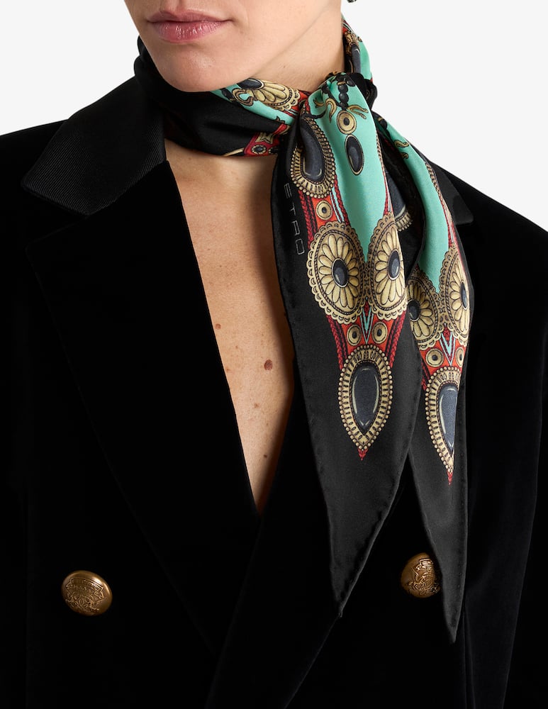 ETRO Patterned scarf - picture 2 ETRO Patterned scarf - picture 2