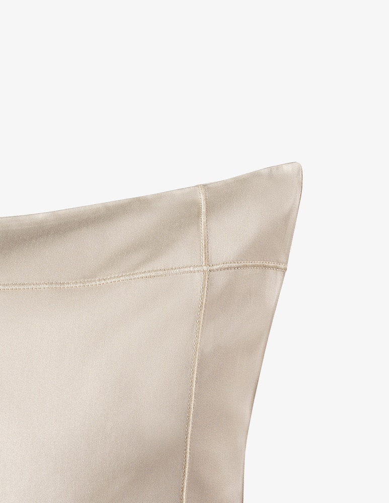 Rivolta Carmignani Lounge Boudoir Decorative Pillow Case - picture 3 Rivolta Carmignani Lounge Boudoir Decorative Pillow Case - picture 3