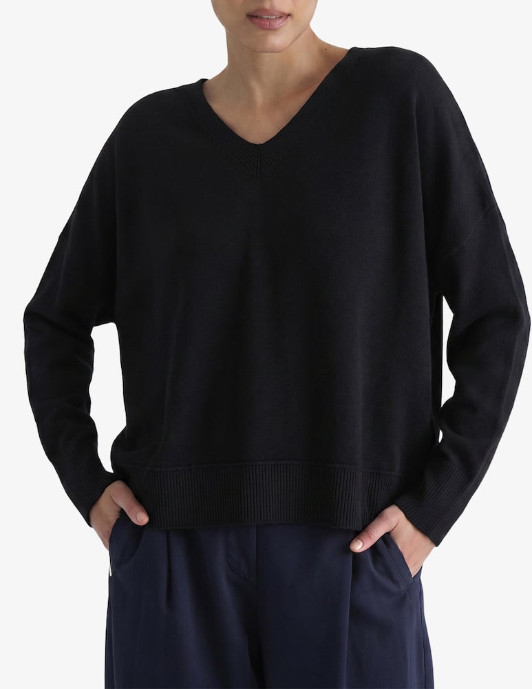 Manila Grace V-neck jumper - picture 1 Manila Grace V-neck jumper - picture 1