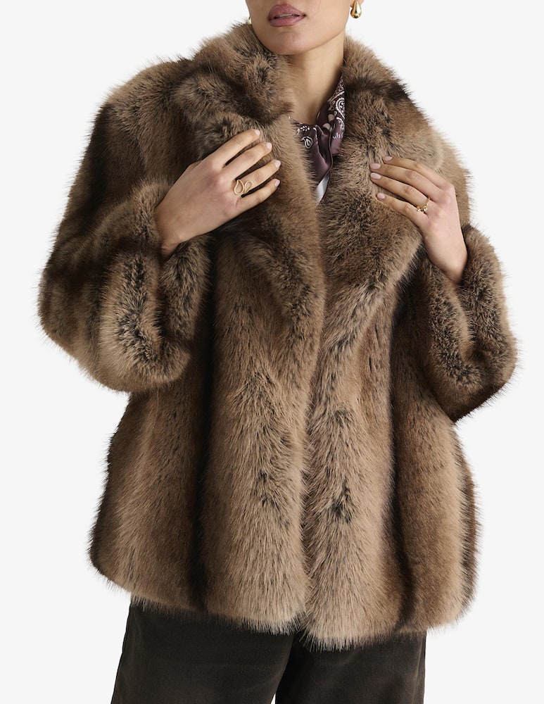 Manila Grace Faux fur rever coat - picture 1 Manila Grace Faux fur rever coat - picture 1