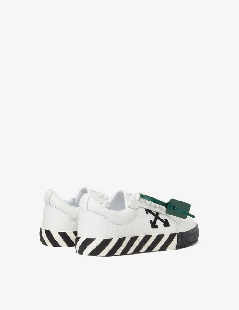 Off-White Low vulcanized leather sneakers - picture 4 Off-White Low vulcanized leather sneakers - picture 4