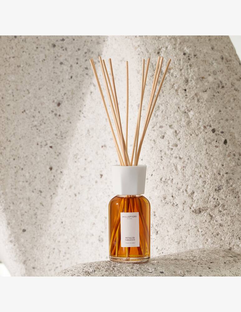 Millefiori Milano Diffusore a bastoncini 250 ml Petali di Tabacco - immagine 4 Millefiori Milano Diffusore a bastoncini 250 ml Petali di Tabacco - immagine 4