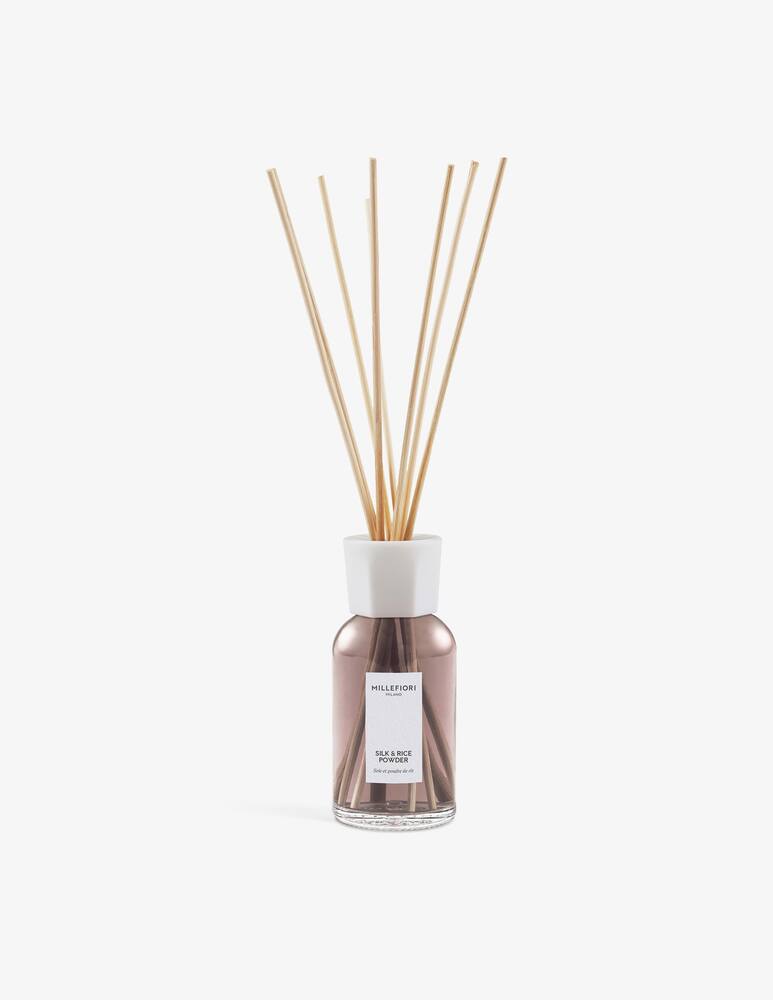 Millefiori Milano Diffusore a bastoncini 250 ml Silk & Rice Powder - immagine 1 Millefiori Milano Diffusore a bastoncini 250 ml Silk & Rice Powder - immagine 1