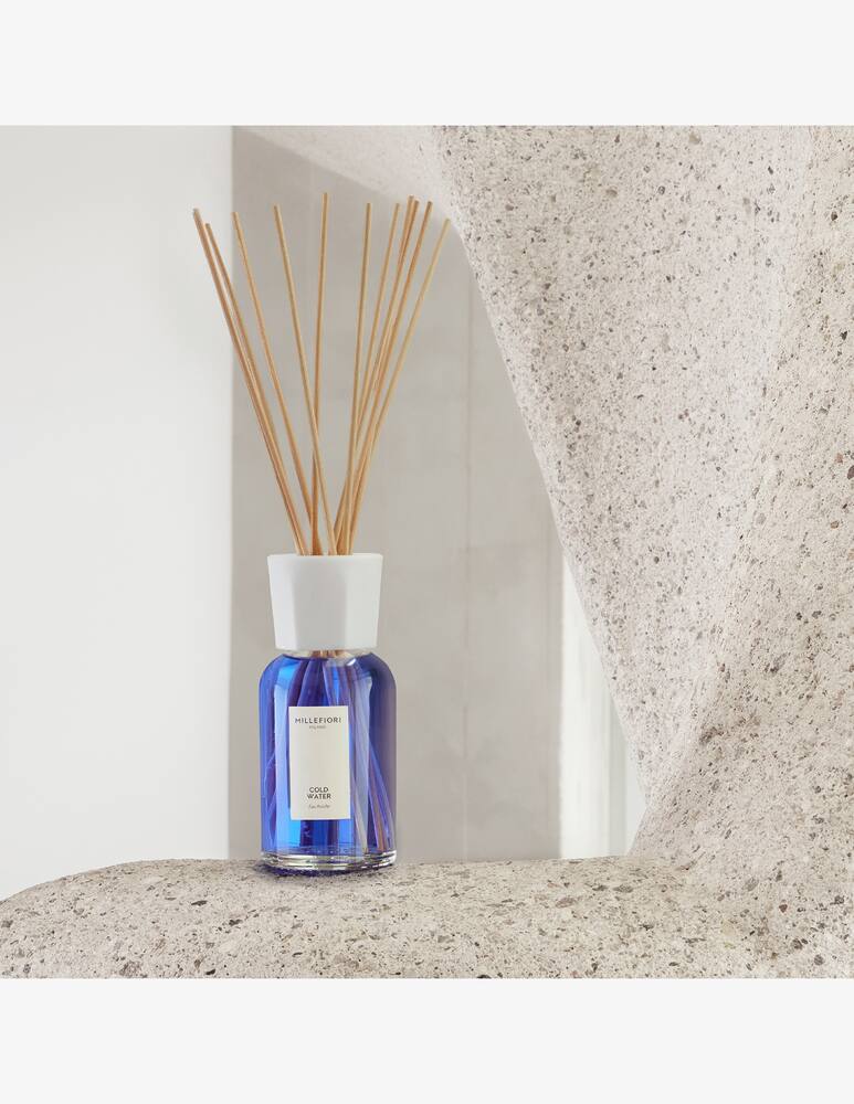 Millefiori Milano Diffusore a bastoncini 500 ml Cold Water - immagine 5 Millefiori Milano Diffusore a bastoncini 500 ml Cold Water - immagine 5