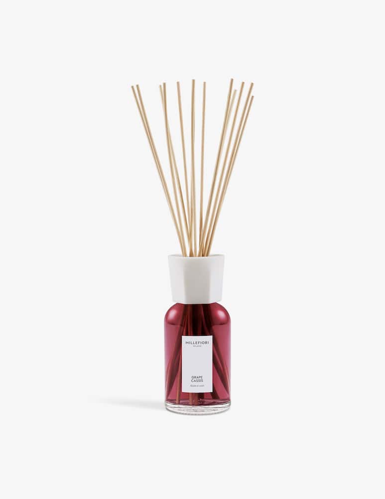 Millefiori Milano Diffusore a bastoncini 500 ml Grape Cassis - immagine 1 Millefiori Milano Diffusore a bastoncini 500 ml Grape Cassis - immagine 1